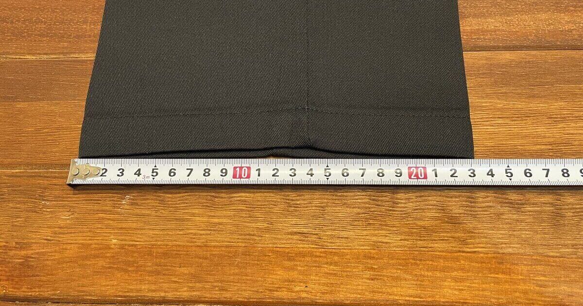 ディッキーズ874の裾幅を測定
